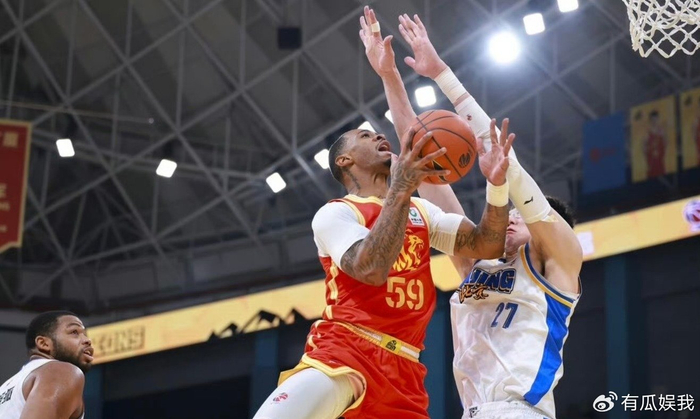 3分险胜,广厦双杀北京队!孙铭徽13+11怒吼庆祝,曾凡博10中2|浙江广厦|联赛|北京首钢|广东男篮|陈盈骏_新浪体育_新浪新闻