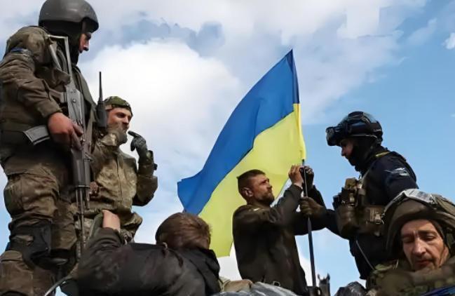 1:19,俄乌战损比披露,574架无人机和40枚导弹空袭,美工厂被炸